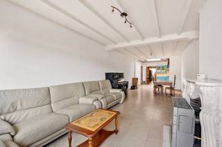 - Emplacement stratégique avec connexion facile: Rue Geluwe 29 à Wervik- Partiellement rénové (nouveau toit, chambres, salle de bains)- Double...