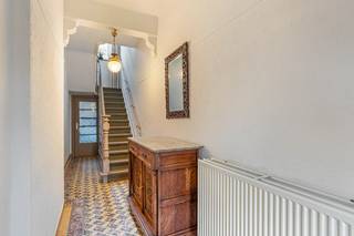 Ontdek deze charmante halfopen bebouwing in Kessel-Lo: een ruime gezinswoning met veel potentieel voor wie graag zelf nog wat...