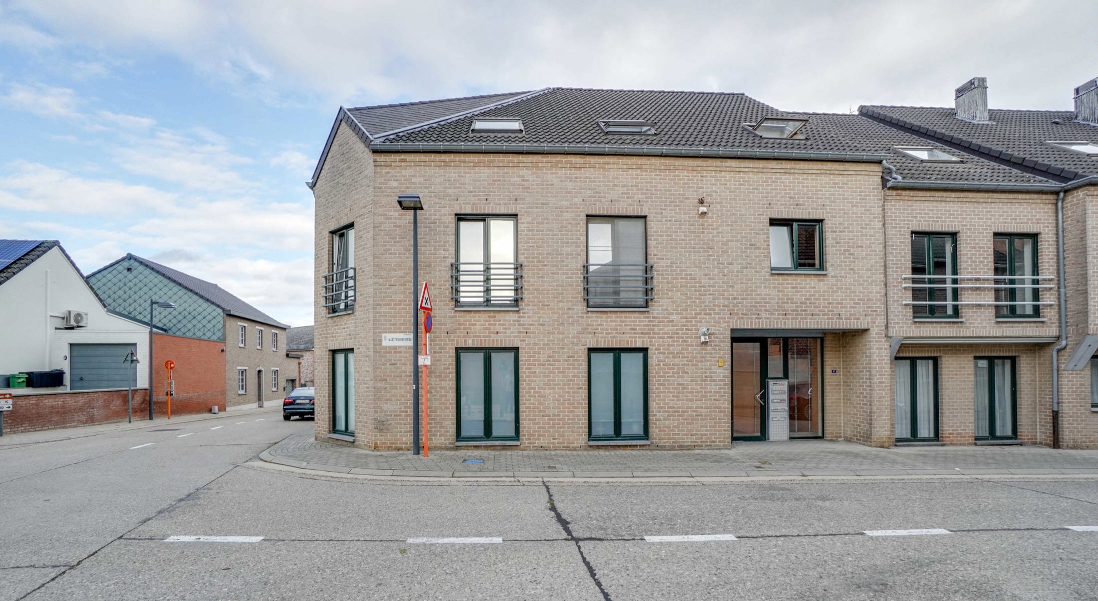 Uniek appartement met 2 wooneenheden te koop in Riemst - foto 1