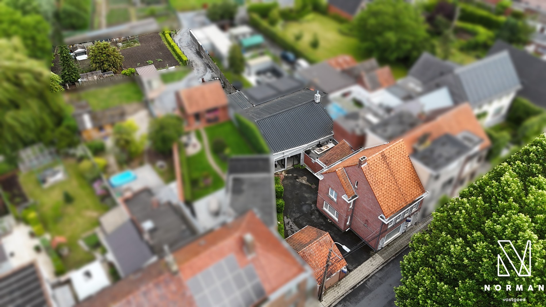 Karaktervolle woning met 4 slaapkamers en garage op perceel van 930 m² te koop met groot atelier en aanzienlijk stuk grond in centrum Hulste! - foto 1
