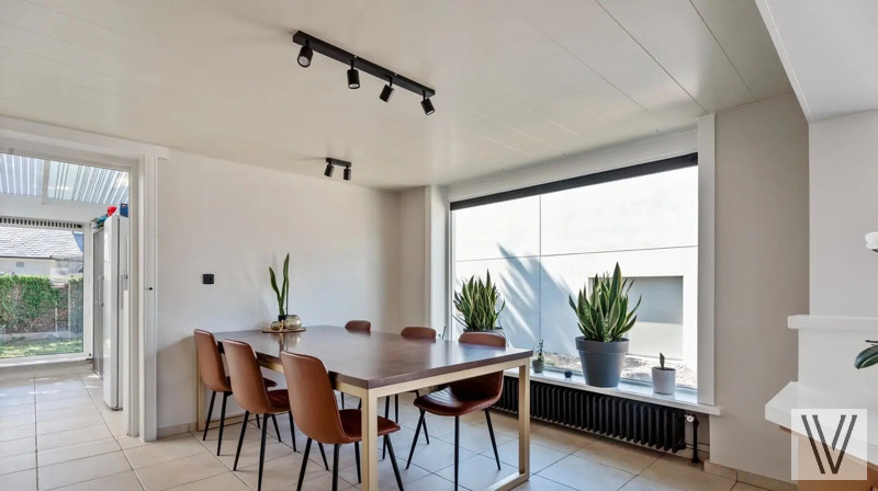 Instapklare gezinswoning met ruime loods op een perveel van 2560 m² - foto 4