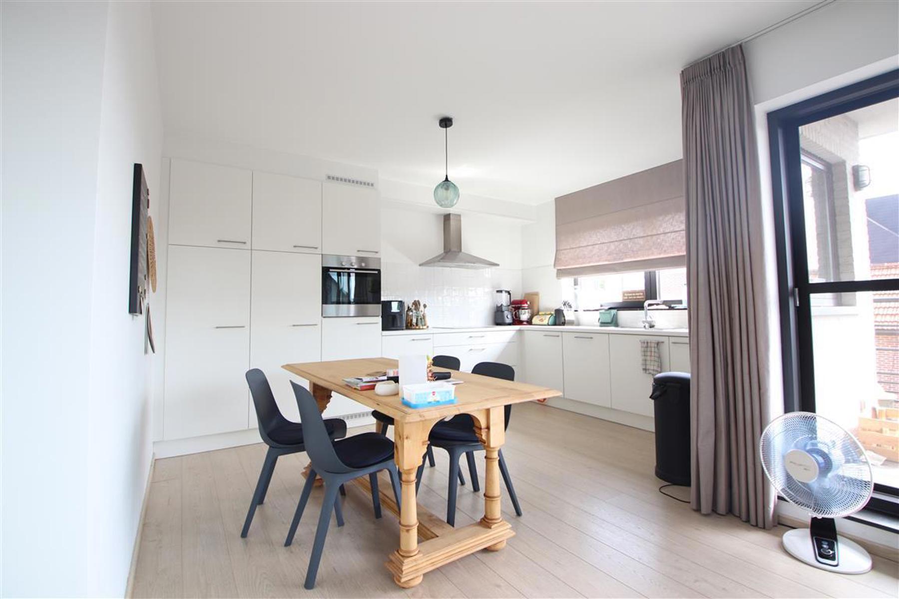 Nieuw 2 slpk appartement met parking en fietsenberging nabij centrum - foto 5