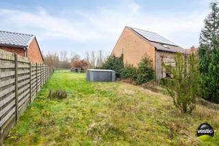 Bouwkavel gelegen te Wellen, Langenakker.Rustige en groene ligging in een autoluwe straat met een open, vrij uitzicht op achterliggend bos en...