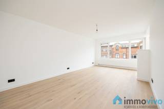 Dit energiezuinige appartement met prachtig zonneterras bevindt zich op de tweede verdieping van een kleinschalig gebouw en werd recent...