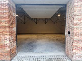 Zoekt u extra opslagruimte of wenst u uw KMO verder uit te breiden, dan is dit totaal vernieuwde magazijn misschien wel iets voor u.Gelegen op de as...