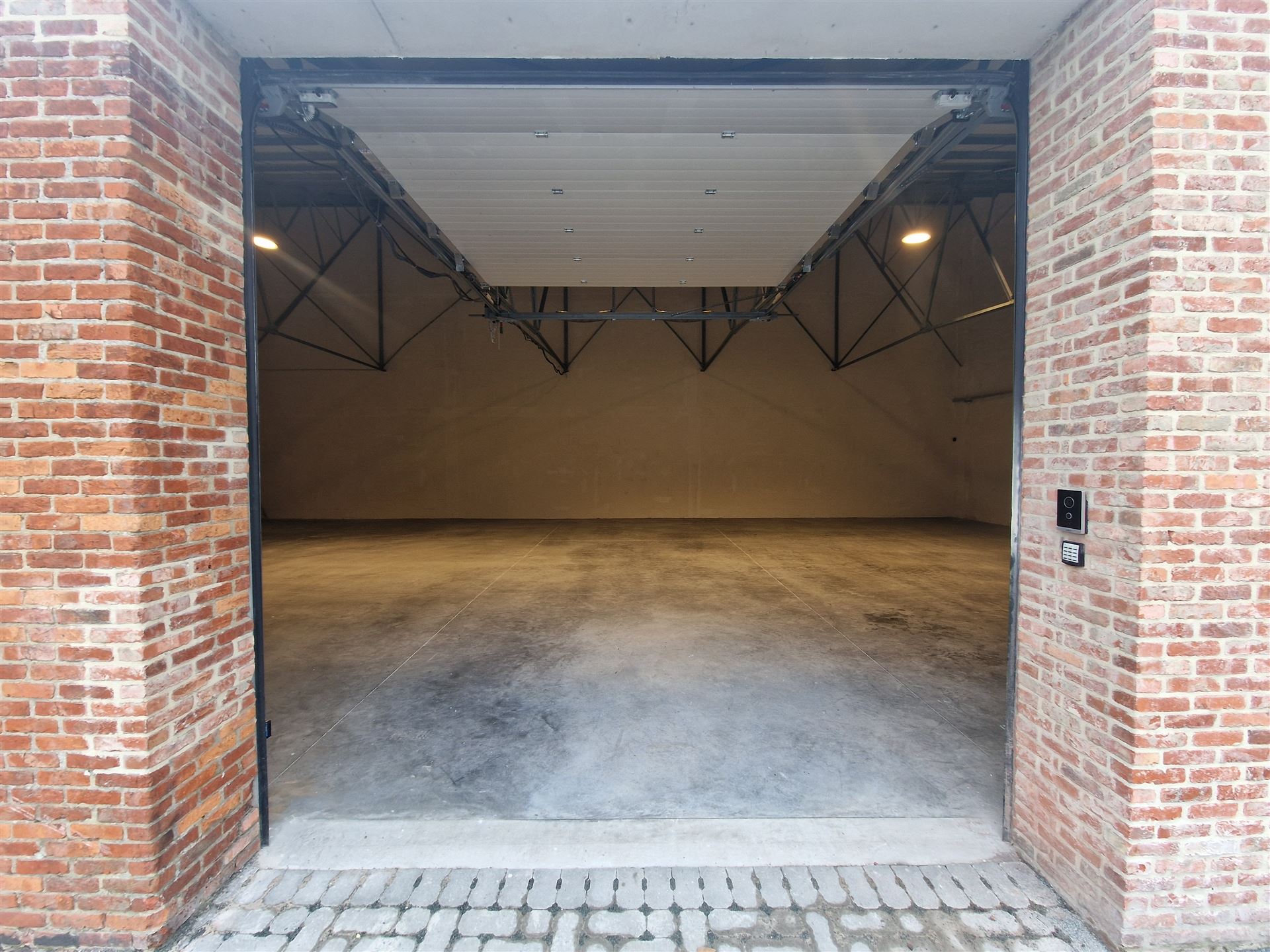 MULTIFUNCTIONEEL MAGAZIJN TE KOOP - foto 3