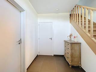 Vous cherchez à vivre tranquillement en famille ? Alors tu es au bon endroit ! Nous aimerions vous présenter cette maison neuve de 3...