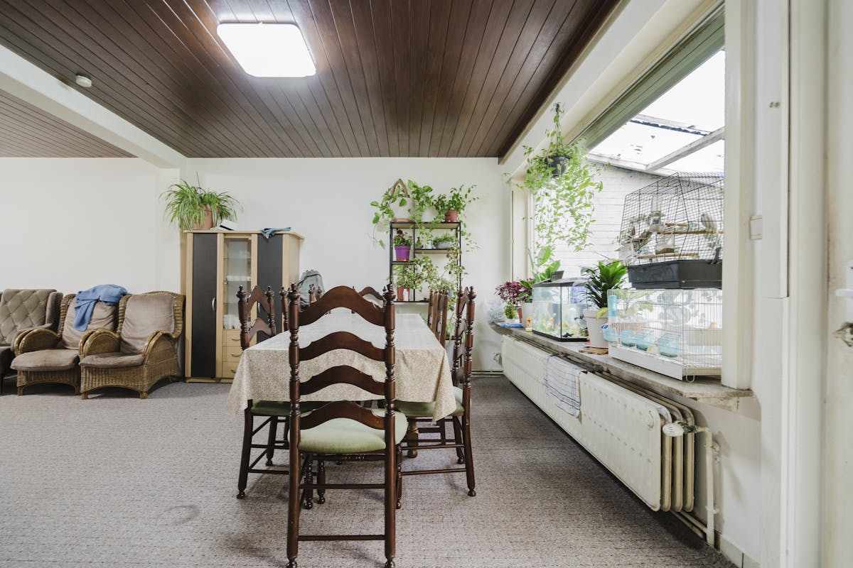 Spacious 4 bedroom home with garden in Kortrijk! - photo 4