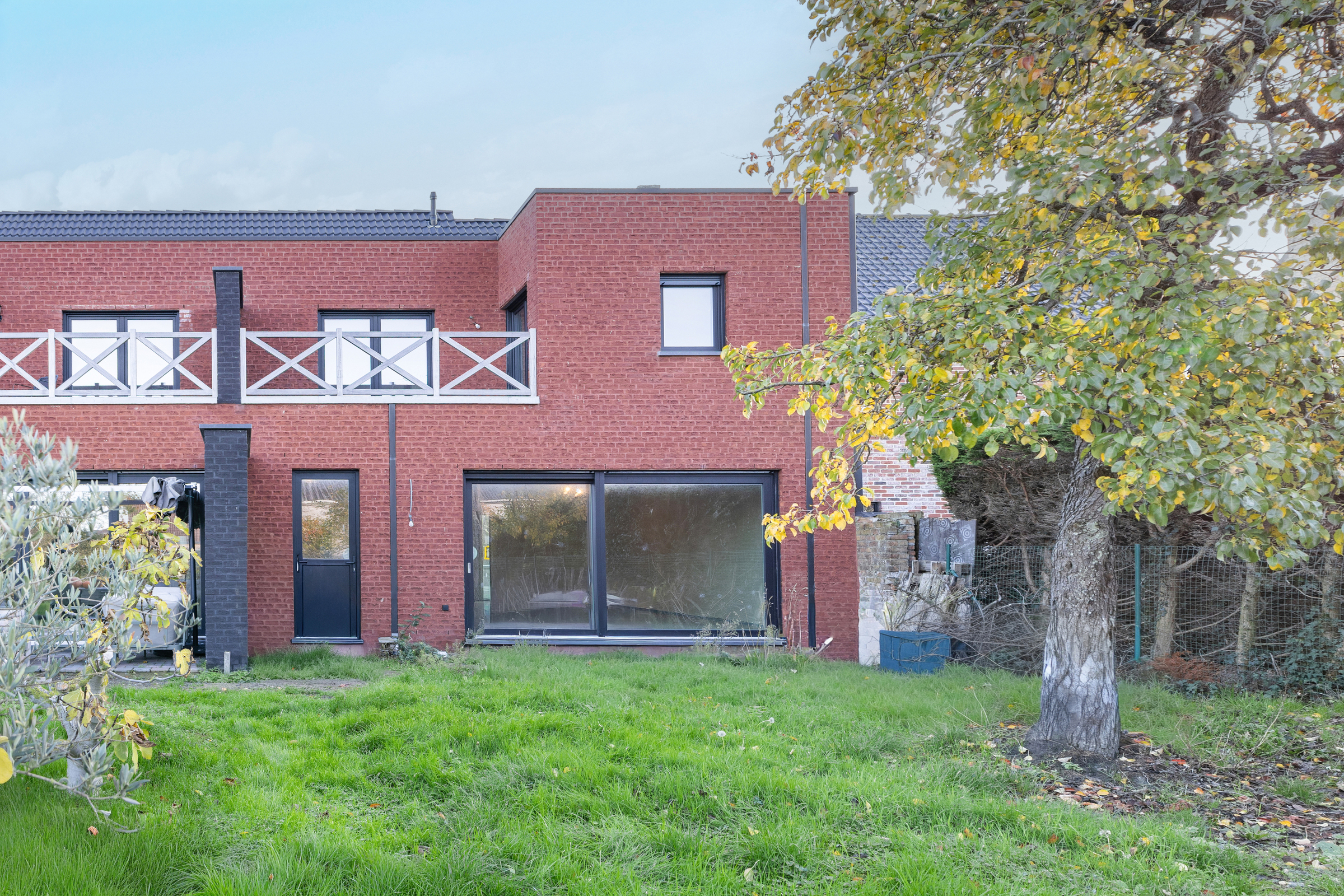 Rustig gelegen nieuwbouwwoning met 3 slaapkamers - foto 3