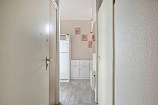 Dit penthouse is gelegen in het centrum van Nieuwpoort bad op enkele passen van de zee. Op de 10de verdieping van een propere residentie is er...