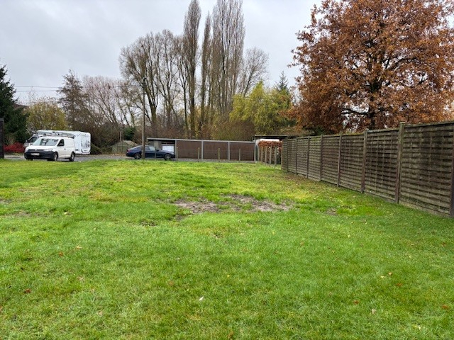 Bouwgrond (LOT 2) voor gesloten bebouwing met uitweg achteraan (totale oppervlakte 365m²) - photo 2