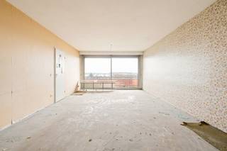 Te koop: Te renoveren appartement op de 7e verdieping van een verzorgd gebouw nabij park Rivierenhof.Dit appartement biedt een uitstekende kans voor...