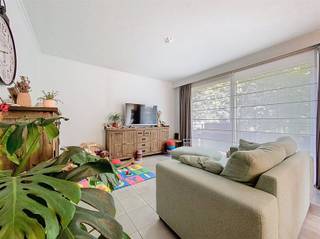 Ruim duplex appartement te huur in Brasschaat op wandelafstand van alle voorzieningenDit lichtrijke duplex appartement is gelegen in Brasschaat,...