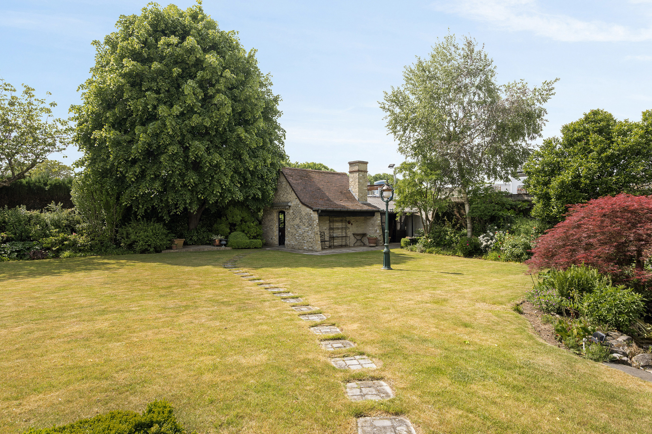 Karaktervolle VILLA (5 slk) met prachtig aangelegde TUIN. - foto 2