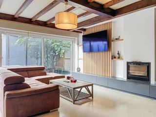 Energiezuinige woning op centrale locatie bestaande uit een bureelruimte, ruime berging/polyvalente ruimte, gezellige leefruimte met eet- en...