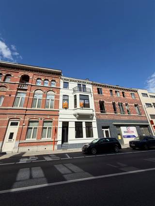 <p>In het gegeerde Heverlee met Leuven Centrum, de Zondagsmarkt, tal van faciliteiten en het openbaar vervoer op wandelafstand bieden wij u dit prachtige duplexappartement aan. Het pand onderging een energetische renovatie en is genietende van een label A!<br />Deze buitenkans is bestaande uit een twee-slaapkamer duplexappartement met privatieve tuin (54,20m²). Een bijkomende luxe is de gemeenschappelijke fietsenstalling met toegang via de servitudeweg aan de Kardinaal Mercierlaan geschikt voor het plaatsen van 3 fietsen gekoppeld aan dit appartempent.</p><p>Meer informatie of een bezoek ter plaatse? Wees er snel bij en contacteer onze Expert Investeringsvastgoed Jacky: 0495 53 46 49 of jacky@connect-immo.be<br />Label A !!</p>