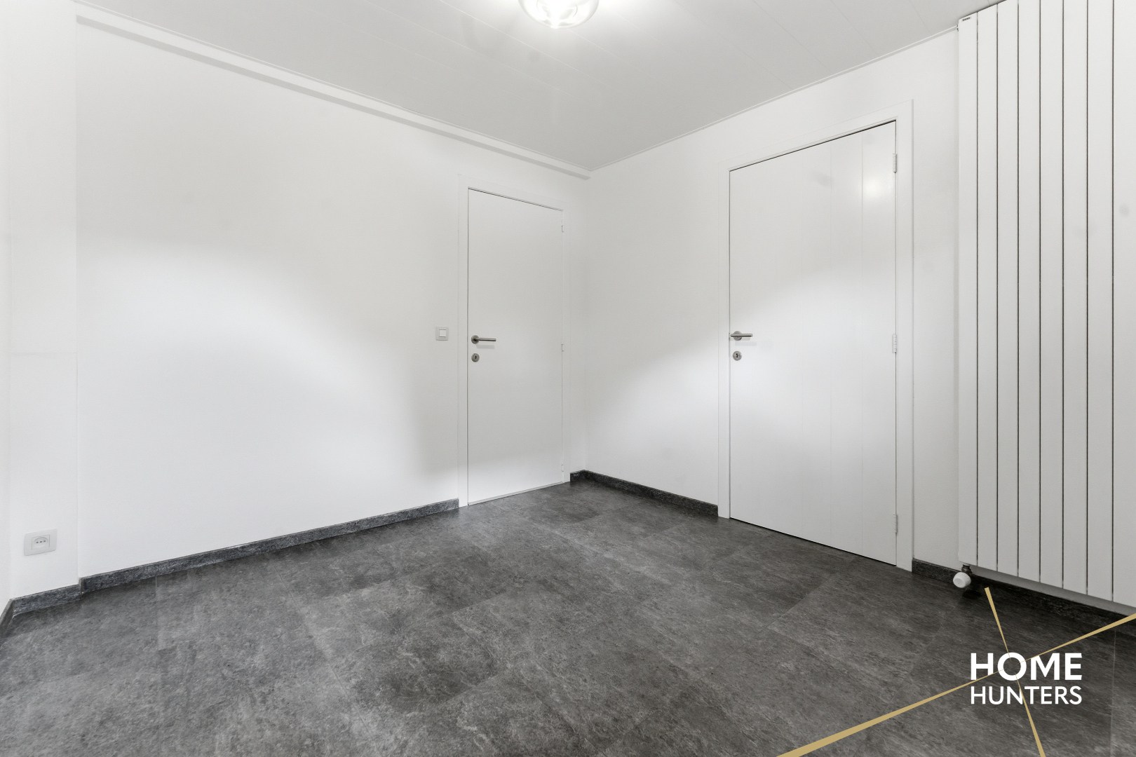 Prachtig gerenoveerde woning te Brielen met 2 slaapkamers, 2 badkamers en een garage - foto 2