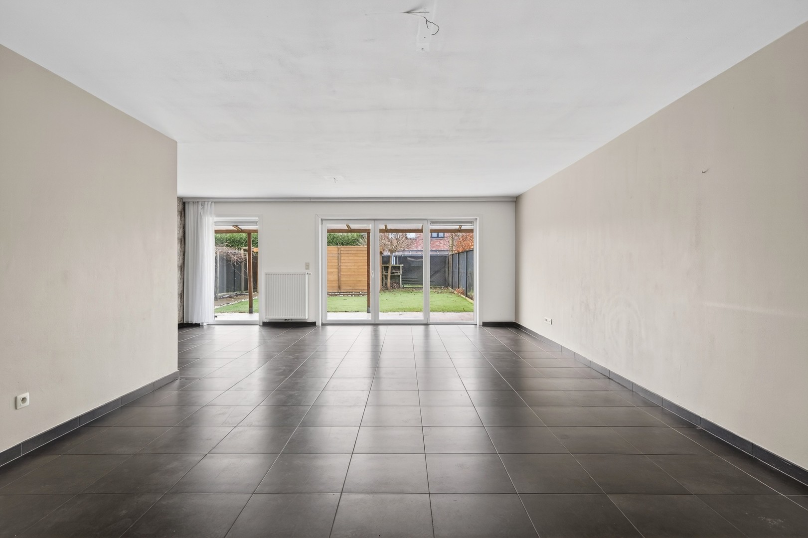 Ruime gezinswoning in rustige woonwijk met tuin en garage - foto 4