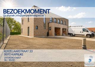 <strong>BEZOEKMOMENT ZATERDAG 04/07 VAN 9U TOT 10U30 | <br /><u>Reserveer</u> tijdig uw afspraak!</strong> via 050 550 750 of info@perspectiefvastgoed.be<br /><br />Deze halfvrijstaande nieuwbouwwoning in moderne bouwstijl is afgewerkt volgens de huidige EPB-regelgeving.<br />De woning bevat een garage en een tuin met reeds aangelegde oprit en toegangspad rondom de woning, alsook een terras met terraswand in thermowood. De tuin is reeds voorzien van een afsluiting. De keuken (niet inbegrepen) is vrij te kiezen en te voorzien door de koper. <br />Deze strakke kubistische volumeswoning straalt een moderne architectuur met warme houten accenten uit en is voorzien van alle hedendaagse comfort, zoals o.m. warmtepomp (lucht-water), vloerverwarming, ventilatiesysteem D, regenwaterput 7500l, etc. <br /><br />INDELING: inkom met trap, toilet, ruime lichtrijke woonkamer met open keuken. De woonkamer en keuken zijn voorzien van grote raampartijen, die veel daglicht bieden en uitzicht op de tuin. De keuken geeft uit tot het aangelegde terras. Naast de keuken is er een berging en toegang tot de garage vooraan. Op de eerste verdieping zijn er drie slaapkamers, een berging en een badkamer met vrijstaand ligbad in organische vorm, een inloopdouche en een dubbele lavabo. Op de nachthal bevindt zich een afzonderlijk toilet.<br /><br /><strong>BEZOEKMOMENT ZATERDAG 04/07 VAN 9U TOT 10U30 | <br /><u>Reserveer</u> tijdig uw afspraak!</strong> via 050 550 750 of info@perspectiefvastgoed.be
