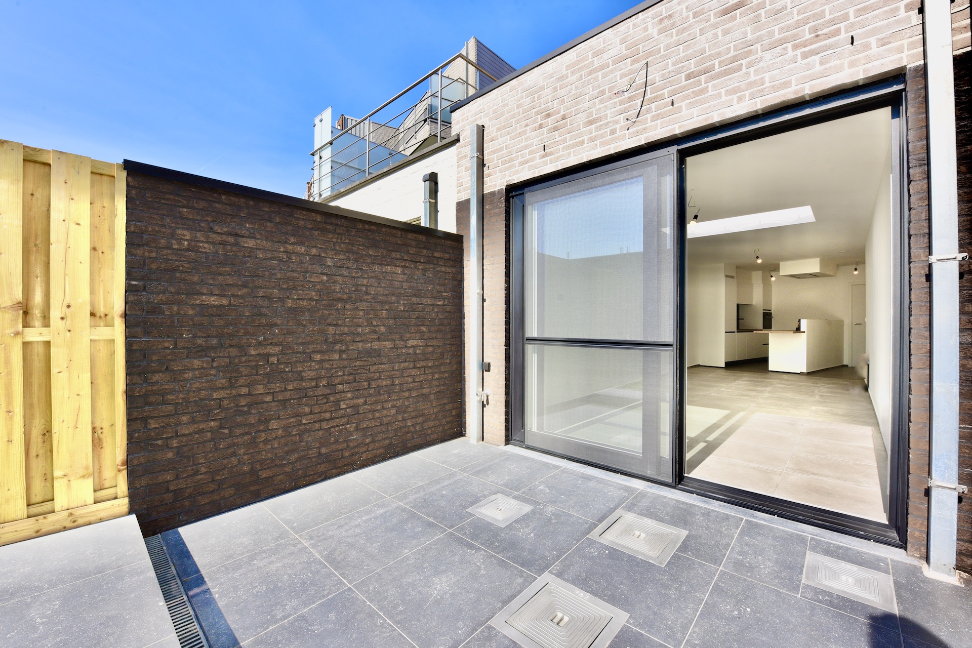 Nieuwbouwwoning met 3 slpk, 2 badk, terras en tuin- Nieuwbouw aan 2% registratie? Het kan! Voor 349.000 EUR - foto 3