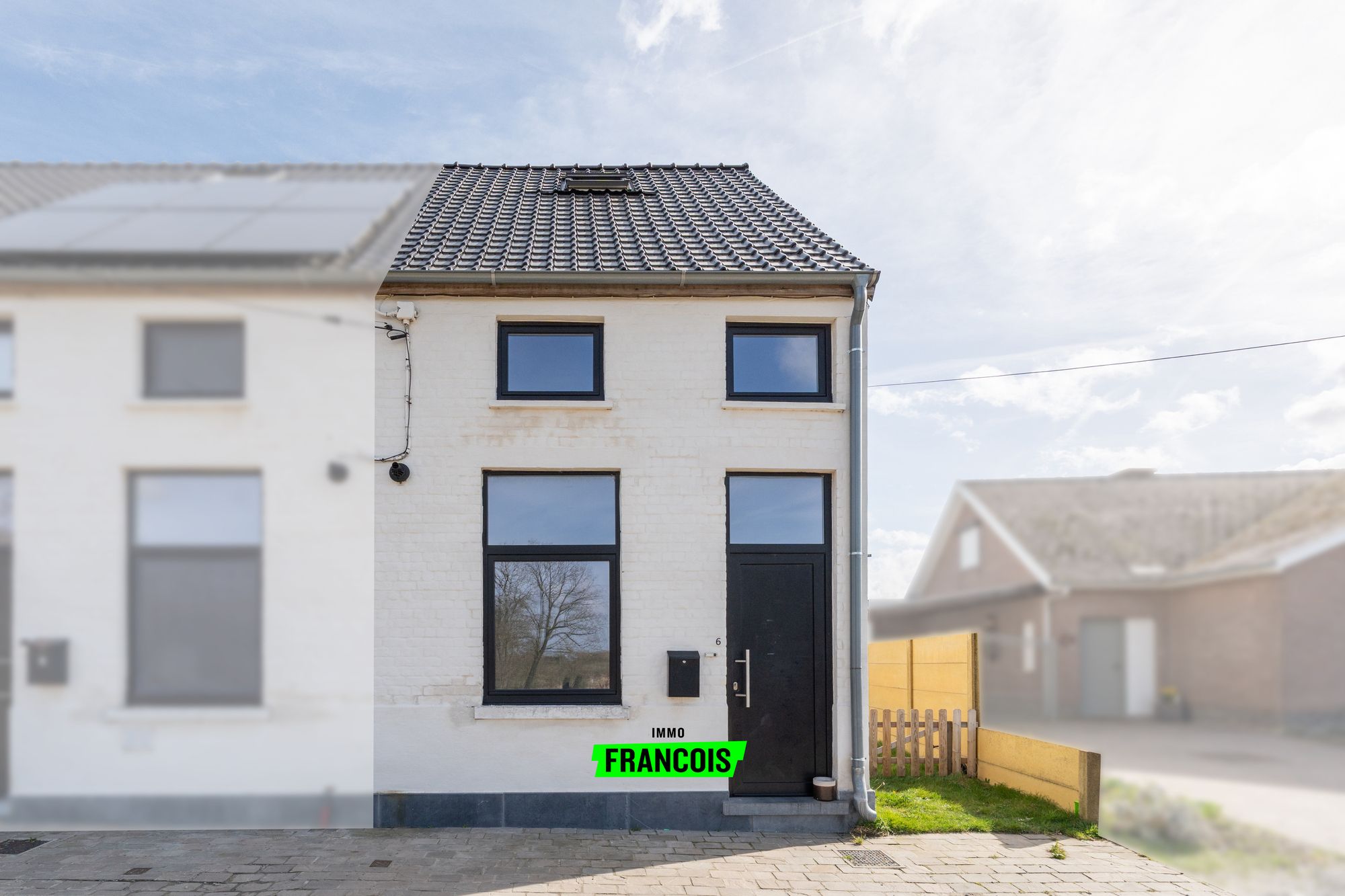 Instapklare halfopen bebouwing in rustige doodlopende straat te Wichelen - foto 2