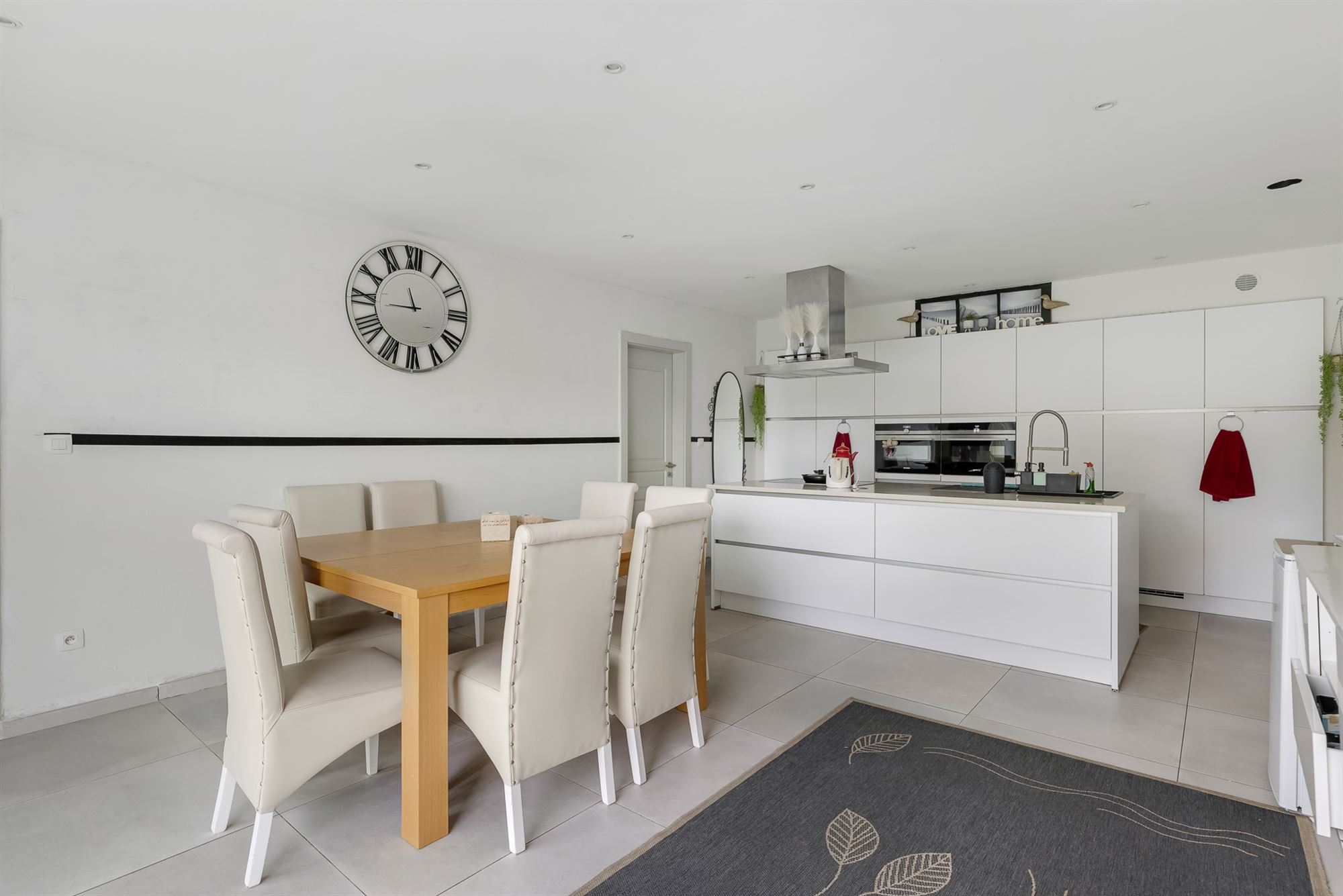 RECENTE WONING MET 6 SLAAPKAMERS VLAKBIJ CENTRUM KOERSEL - foto 2