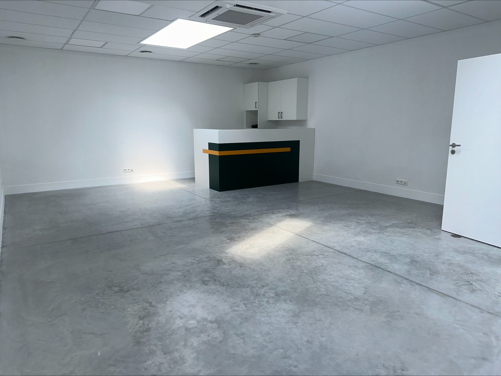 Modern en instapklaar kantoor op toplocatie in hartje Temse - foto 4