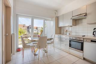 The Guido Gezellestraat is located in a quiet residential environment with all daily amenities within easy reach. Shops, supermarkets, schools, childcare and restaurants are a short distance away. Sports and recreational opportunities are also easily accessible.<br /><br />The layout of the house is as follows:<br /><br />Ground floor:<br />- Spacious entrance hall<br />- Bathroom with shower, sink and toilet<br />- Equipped kitchen with access to the large garden<br />- Garage with practical storage<br /><br />First floor:<br />- Fully equipped kitchen with direct access to the terrace<br />- Bright and spacious living room<br />- Guest toilet<br /><br />Second floor<br />- Three full bedrooms<br />- Second bathroom with shower, sink and toilet<br /><br />Interested? Contact our real estate agent Vicky to schedule a visit. See you soon!<br /><br />The property is offered through the Pre-sale formula. On 12/09/2026 between 10:30 and 12:30, you can come visit the house by appointment and make an offer. The listed price is a starting price. For further information, please contact the property agent.<br /><br />Register of measures: no
