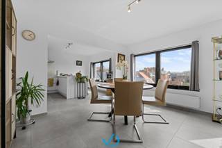 In de Grachtstraat, op een steenworp van het centrum van Ieper, bevindt zich dit moderne en lichtrijke appartement. Dankzij de gunstige ligging ben...