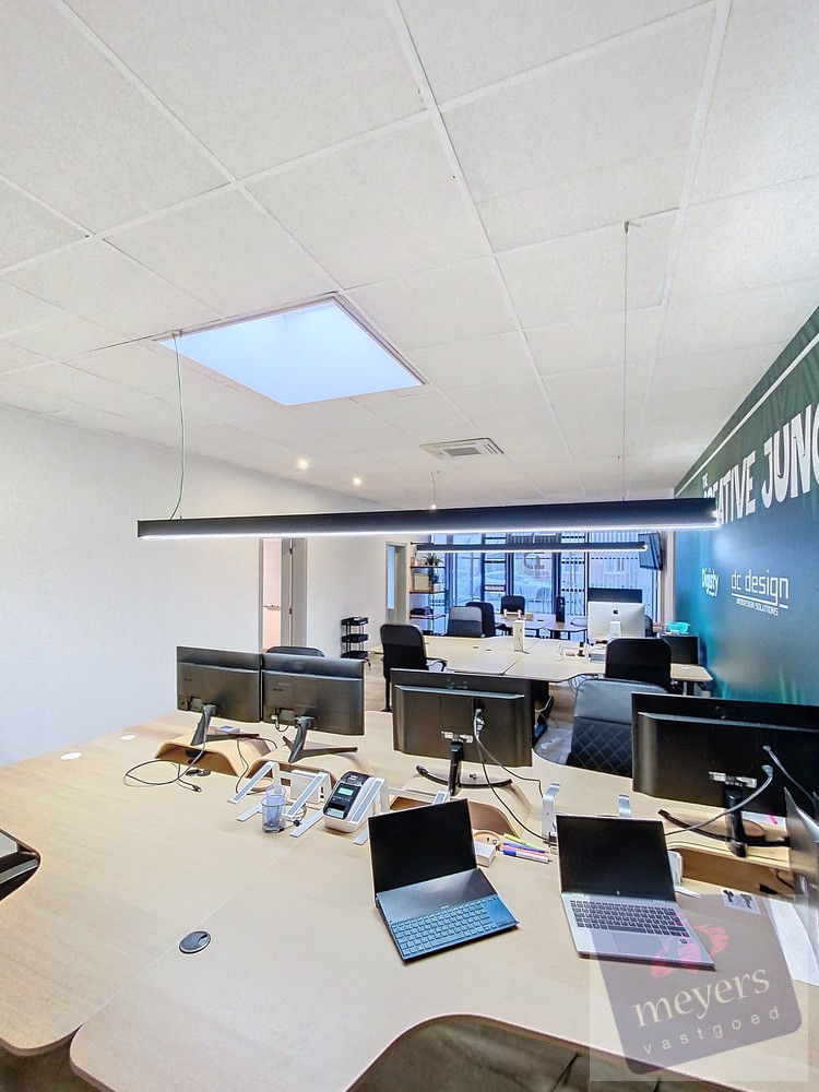 Moderne kantoor- of praktijkruimte (155m²) te huur in hartje Alken – Lambrechtplein 2 & 4 - foto 4