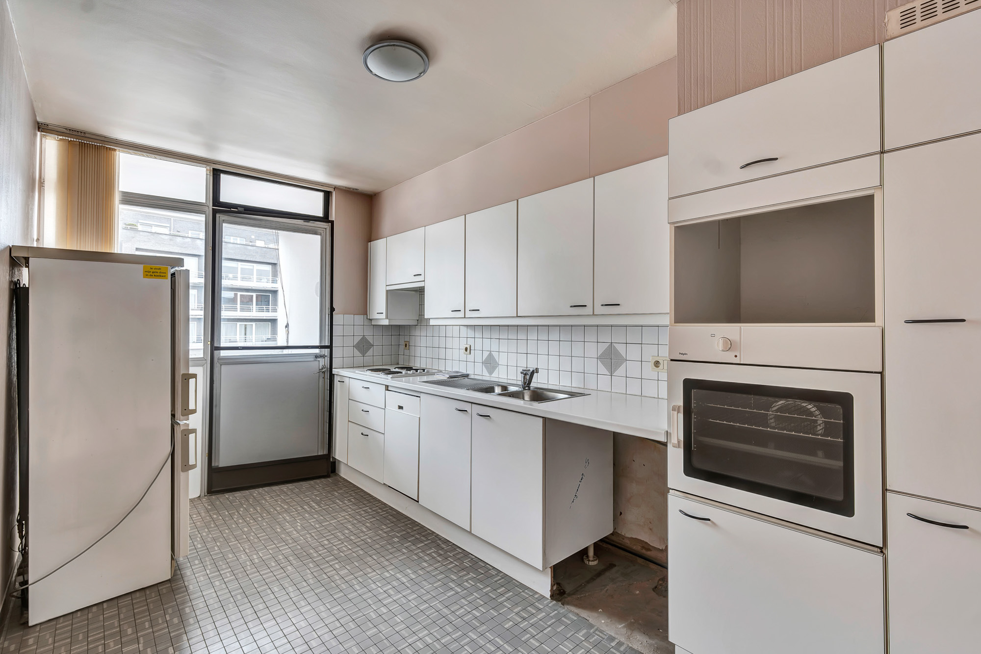 Tweeslaapkamer appartement met autostaanplaats - foto 4