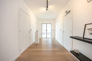Deze penthouse combineert ruimte, luxe en comfort met een uitstekende ligging. Een unieke woonkans voor wie op zoek is naar exclusief wonen...