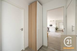 Dit luxe appartement ligt in een gewilde omgeving, op slechts een steenworp afstand van de Universitaire Kliniek Saint-Luc, en combineert...