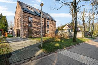 Halfopen nieuwbouwwoning met 4 à 5 SLPKS en grote tuin in Kapellen!Deze prachtige BEN-woning is rustig doch centraal gelegen in Kapellen. Echter is...
