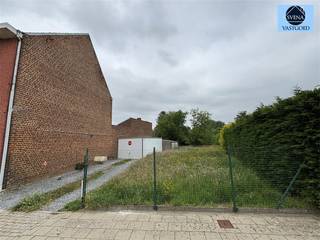 RUSTIG GELEGEN GROND MET UITZICHT OP DE VELDENDeze bouwgrond is gelegen in een rustige straat dichtbij buurtwinkels, scholen en openbaar vervoer.Dit...