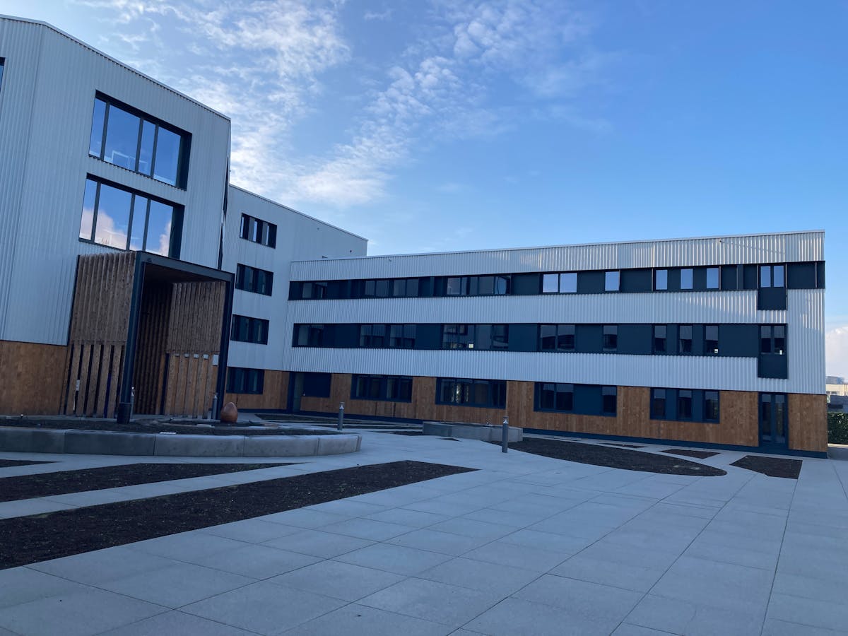 Offices in renovated office building (2,940 m²) in Ghent - photo 4