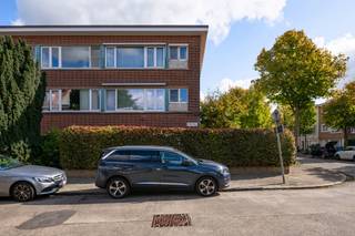 Gelegen in de wijk "Oosterveldlaan". Wat vlakbij ligt : Nachtegalenpark met zijn eindeloze wandelpaden, sportmogelijkheden en speeltuin, de...