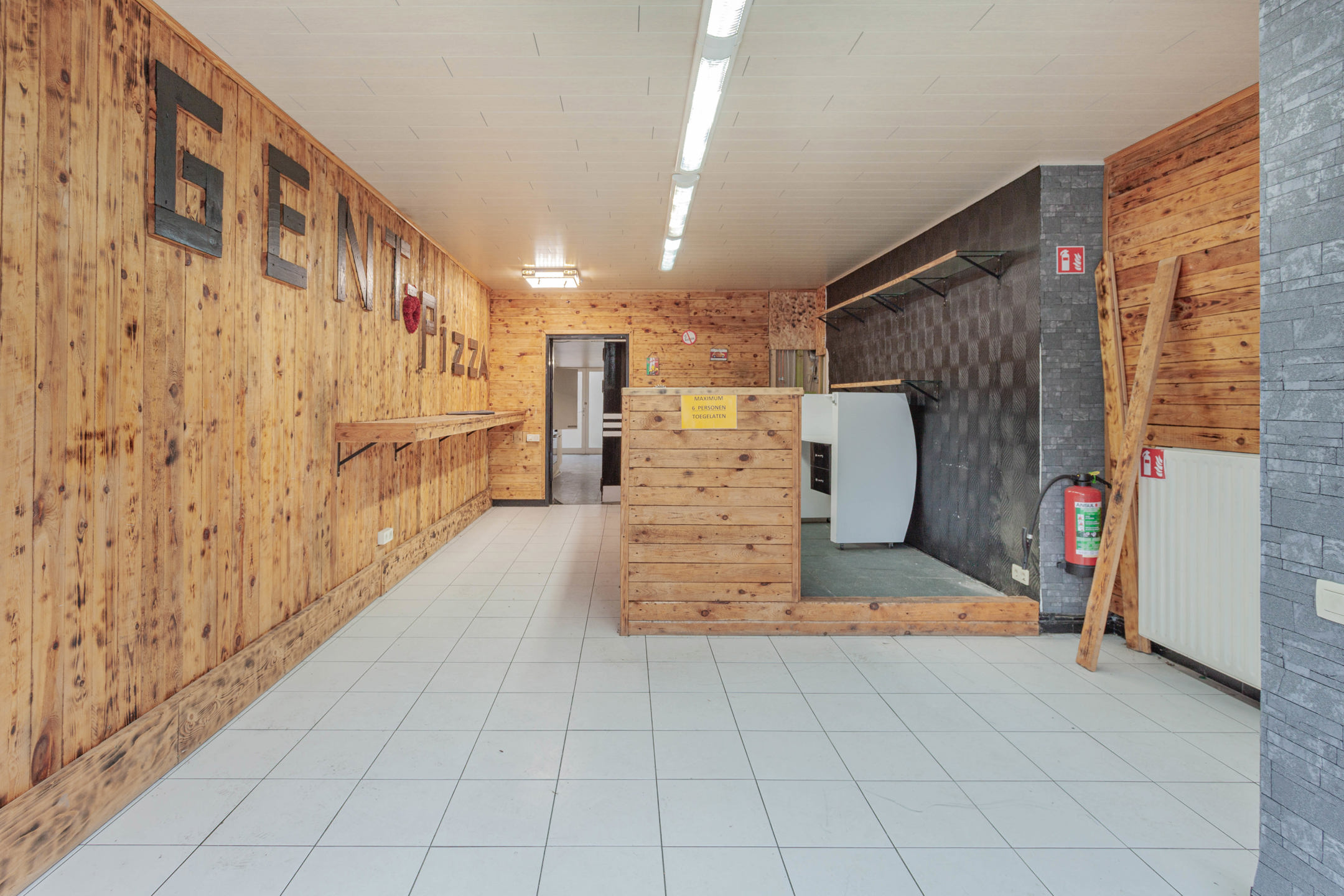 Ruim appartement met terras + handelsruimte met buitenruimte - foto 2