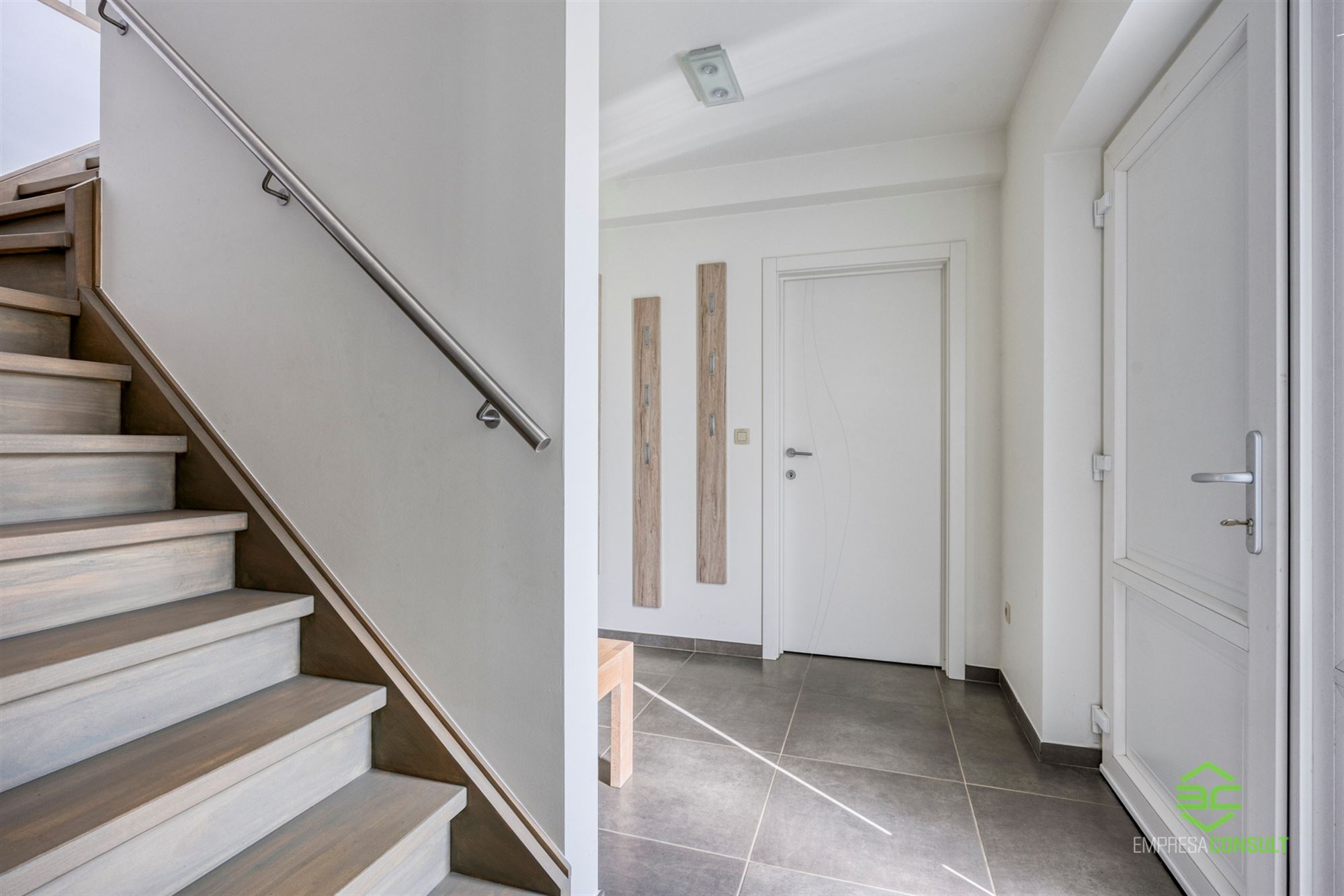 Instapklare woning met aparte garage en werkplaats van 150m² in Schulen! - foto 4