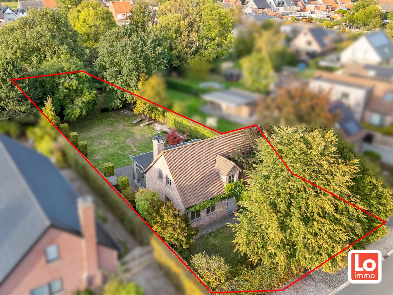 VERKOCHT! Charmante alleenstaande woning met inpandige garage en grote tuin op een rustige, groene locatie nabij het centrum van Beervelde! - foto 3