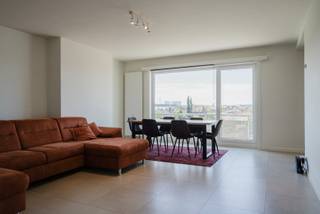 Ontdek dit interessante appartement op de derde verdieping, waar je dagelijks kan genieten van unieke en weidse vergezichten. In 2021 onderging...