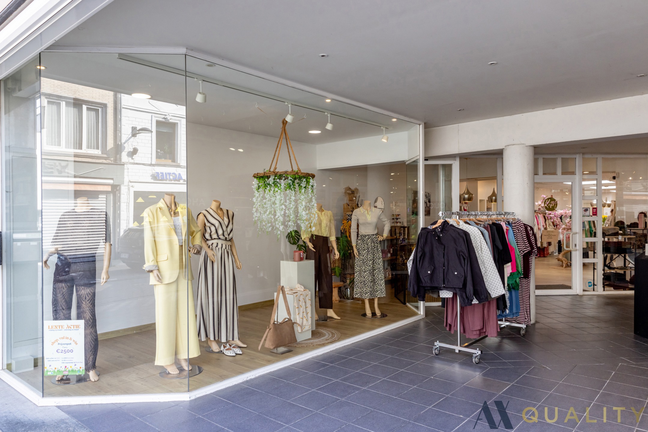 Handelspand met stockageruimte gelegen in het centrum van Bornem - foto 2