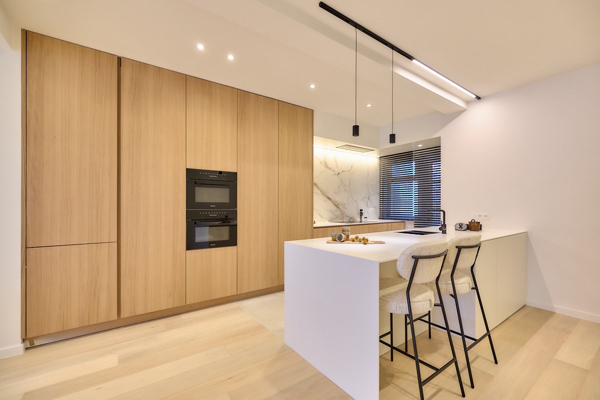 Gerenoveerd appartement met 4 slpks. en zijdelings zeezicht - foto 4