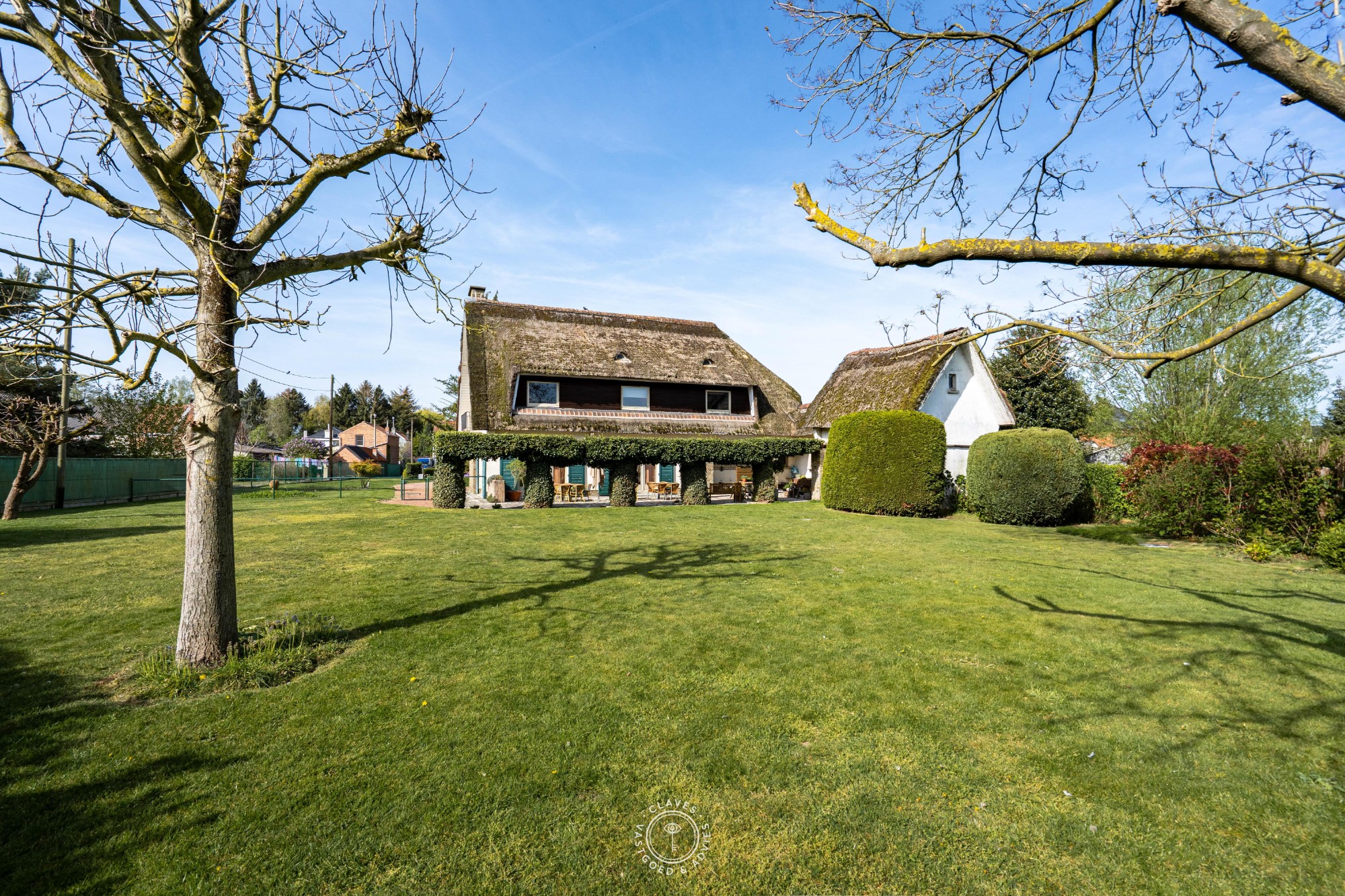 Ruim pand met woonst op uitzonderlijk perceel van meer dan 3.000 m² - foto 5