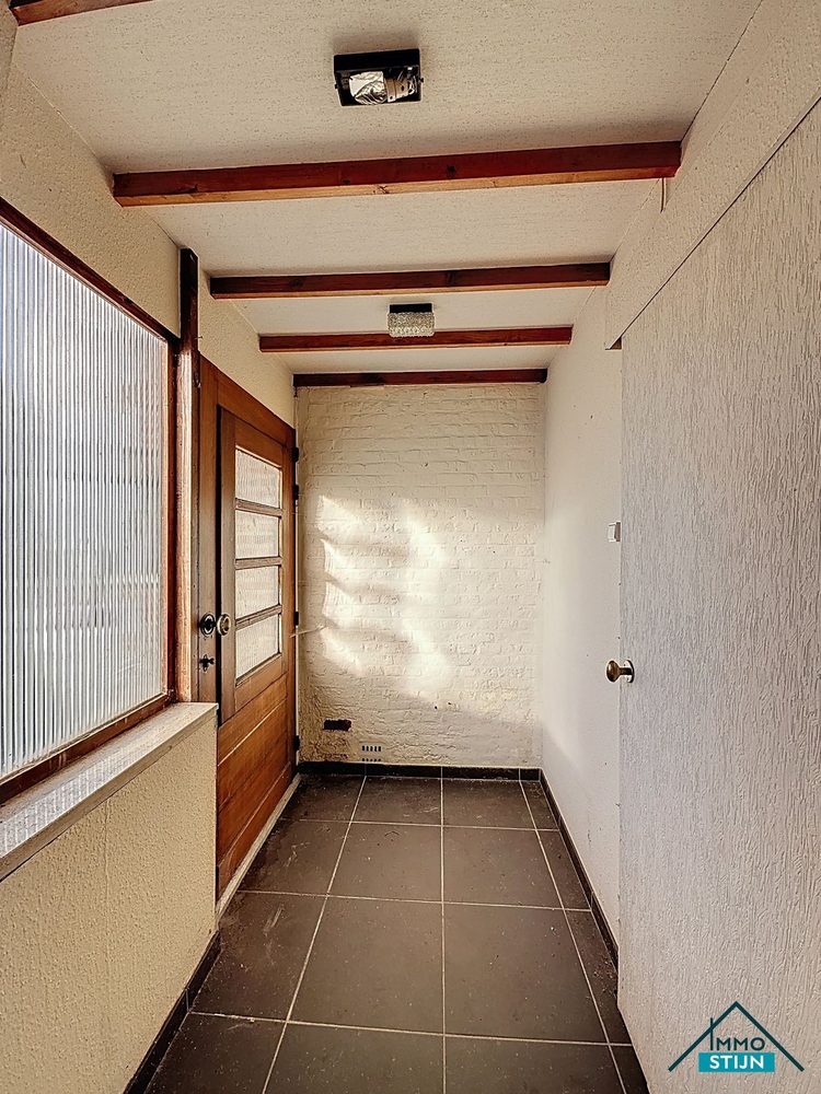 Ruime te renoveren woning met veel potentieel - foto 2