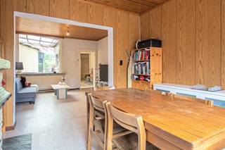 Welkom in deze ruime rijwoning met een warme uitstraling en eindeloos potentieel, gelegen in een rustige doodlopende straat die uitloopt op...