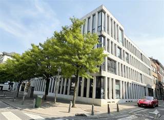 A modern and bright student room of about 21 m², located on the ground floor of a neat and luxurious student complex, just 100 meters from...