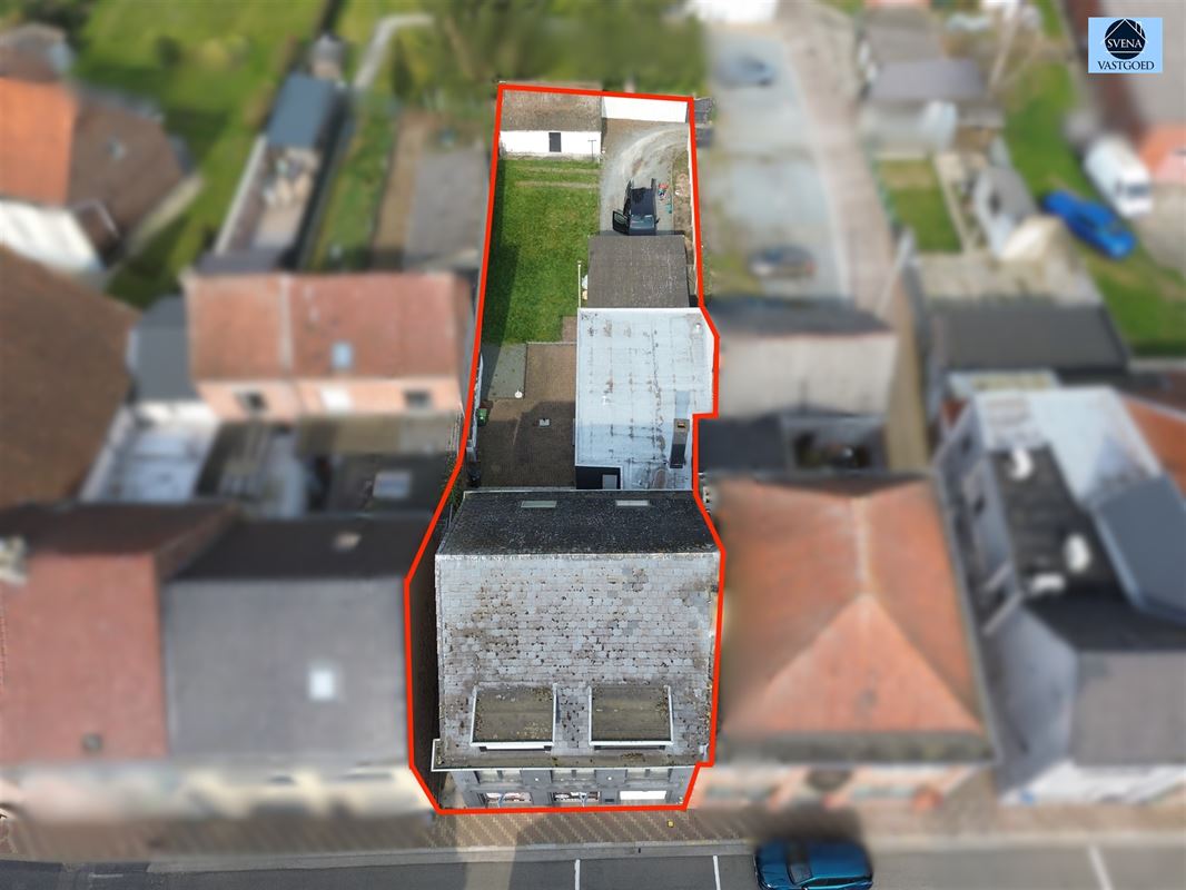 HANDELSHUIS EN APPARTEMENT MET 4 SLAAPKAMERS - foto 2