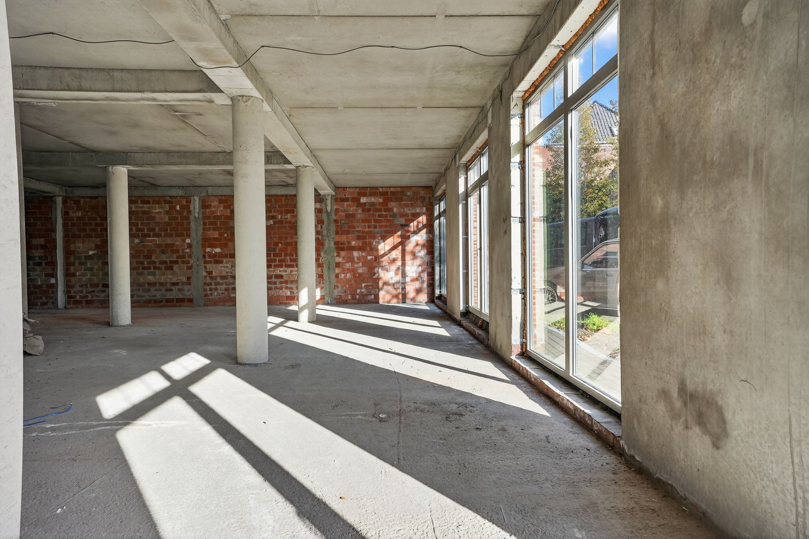 Casco handelsruimte met garage in het centrum van Oostrozebeke! - foto 5