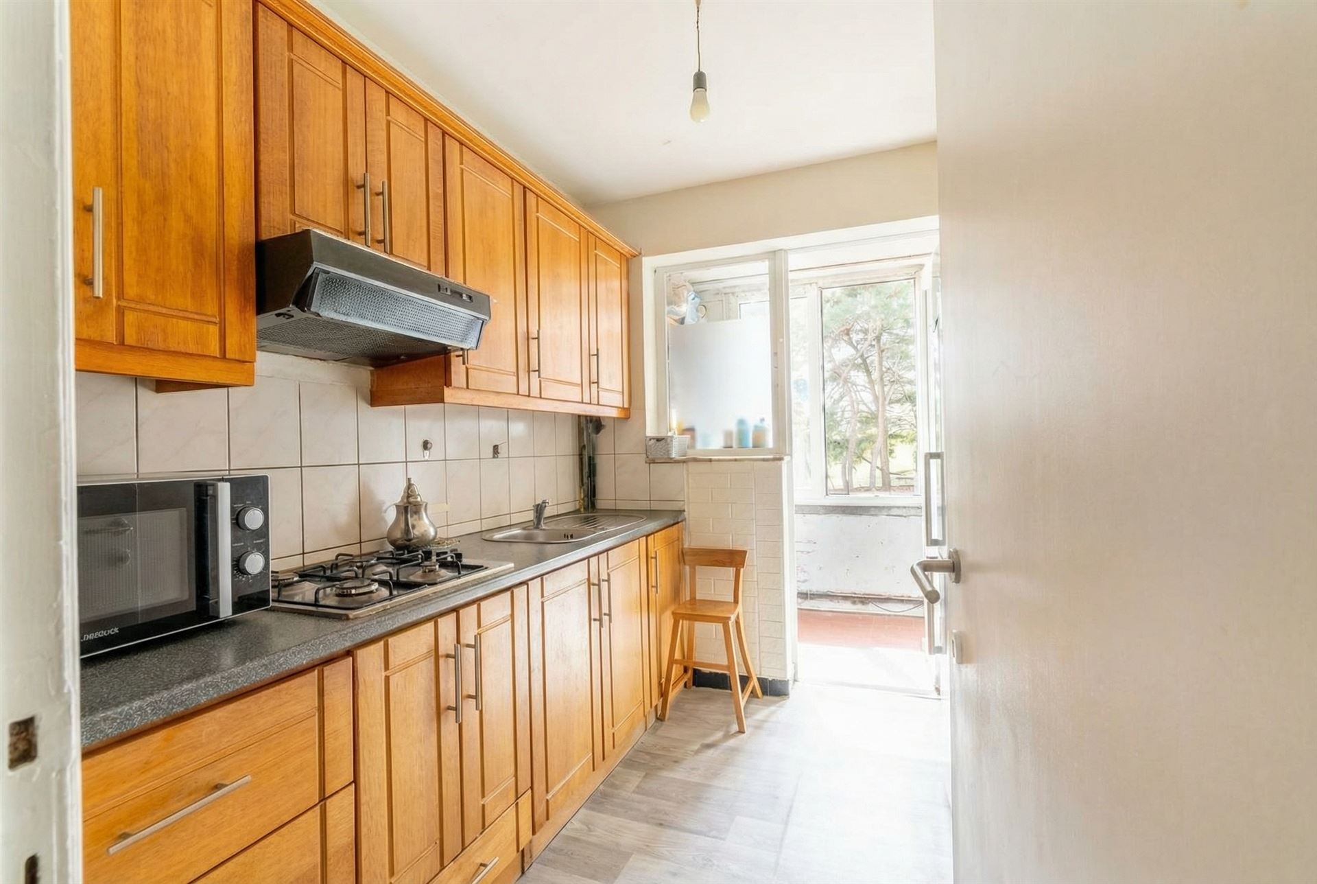 Appartement op 1ste verdieping met 3 SLPK + terras! - foto 3